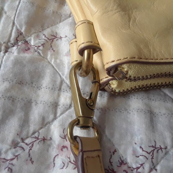 Fossil Buttery Yellow Leather Crossbody Bag - Picture 12 of 15